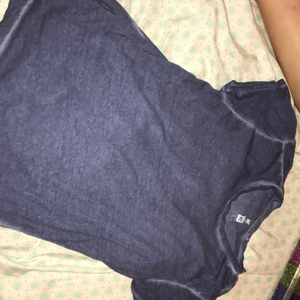 blue t shirt